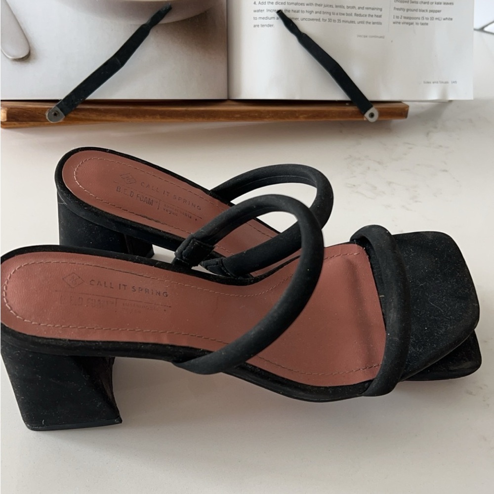 Black everyday heels